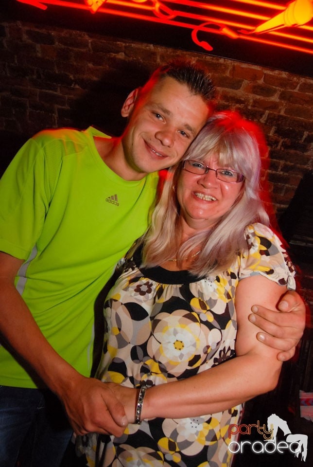 Escape Friday Party, 