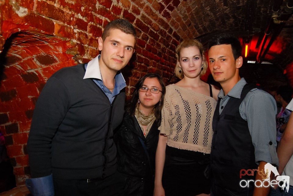 Escape Friday Party, 