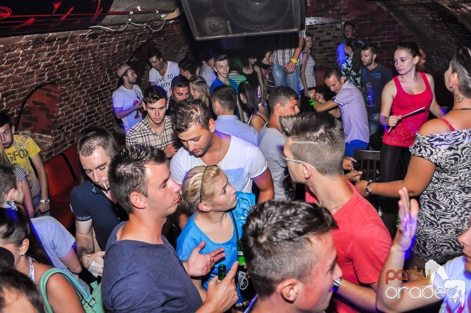 Escape - Revolution Party, 