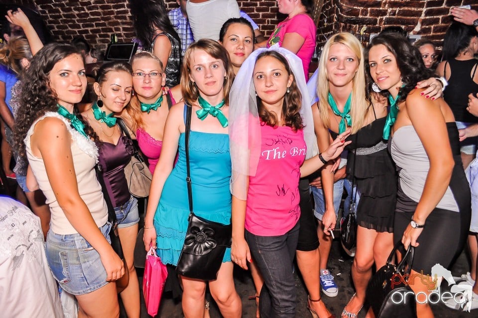 Escape - Revolution Party, 