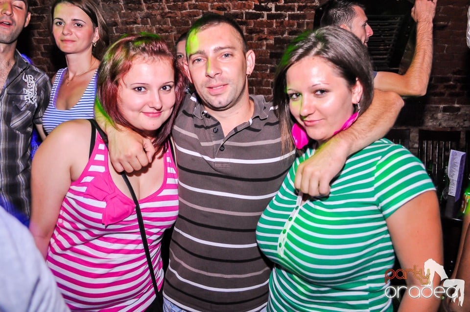 Escape - Revolution Party, 