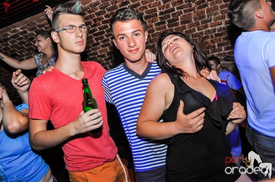 Escape - Revolution Party, 