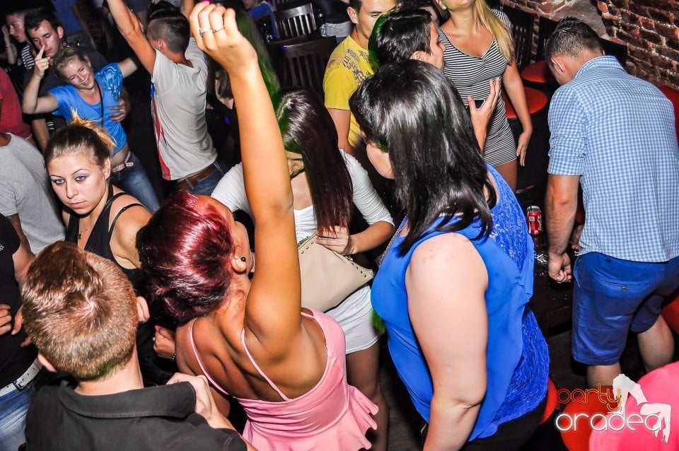 Escape - Revolution Party, 