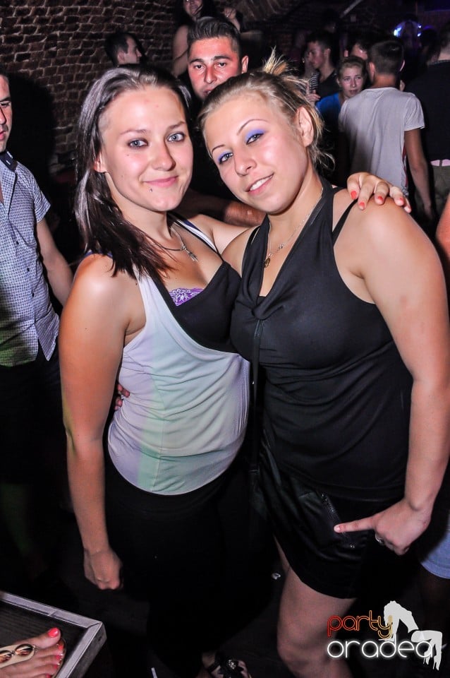 Escape - Revolution Party, 