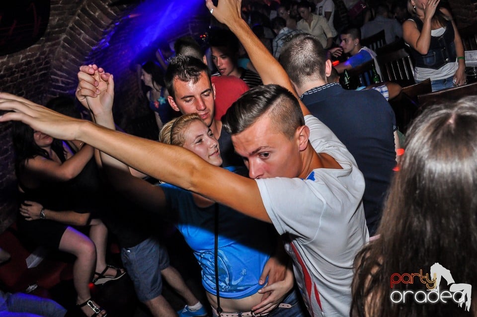 Escape - Revolution Party, 