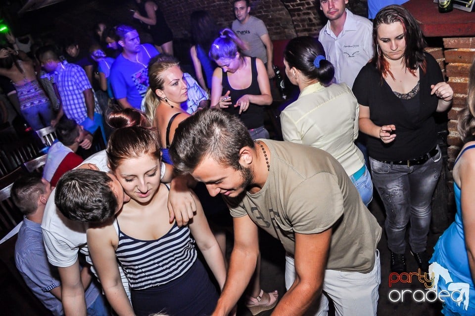 Escape - Revolution Party, 