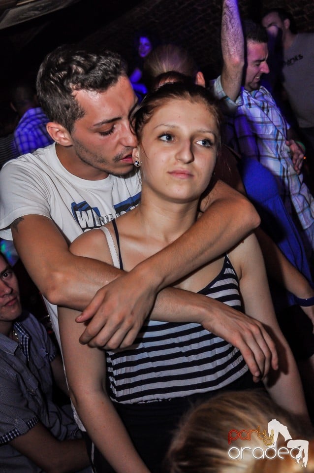 Escape - Revolution Party, 