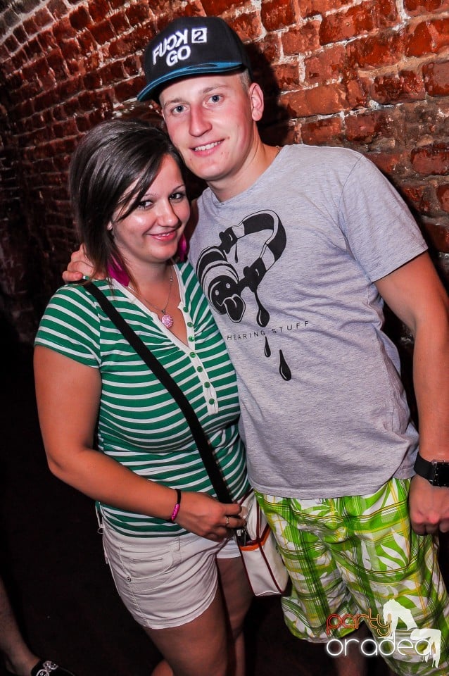 Escape - Revolution Party, 