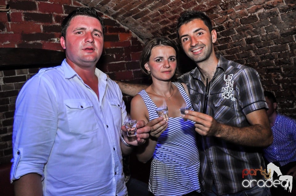 Escape - Revolution Party, 