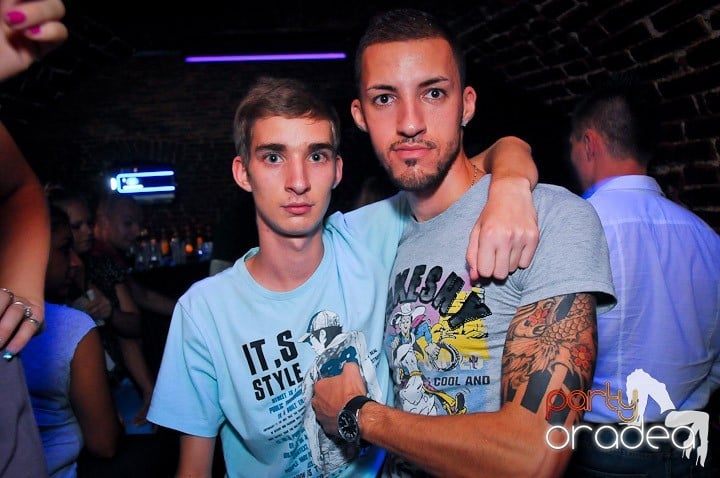 Escape seară de seară, 