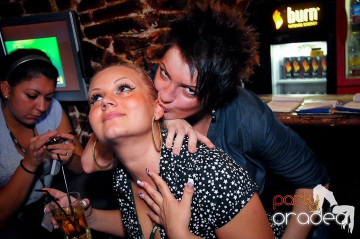 Escape seară de seară, 