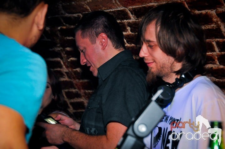 Escape seară de seară, 