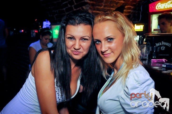 Escape seară de seară, 