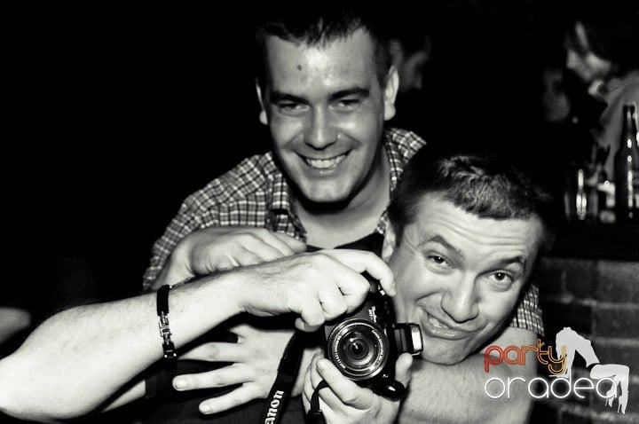 Escape seară de seară, 