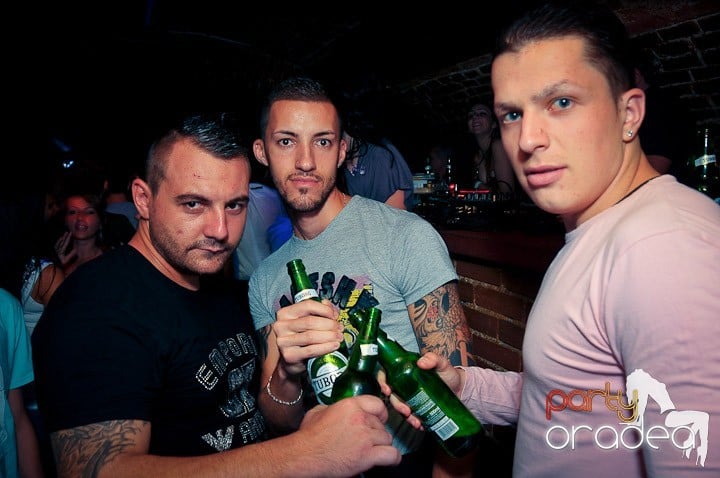 Escape seară de seară, 