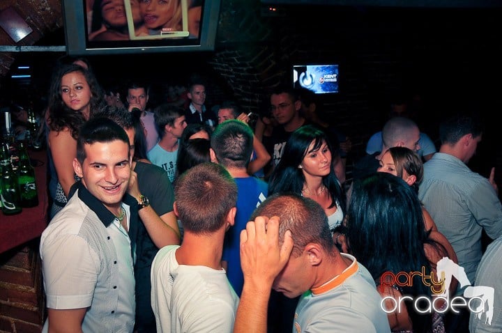 Escape seară de seară, 