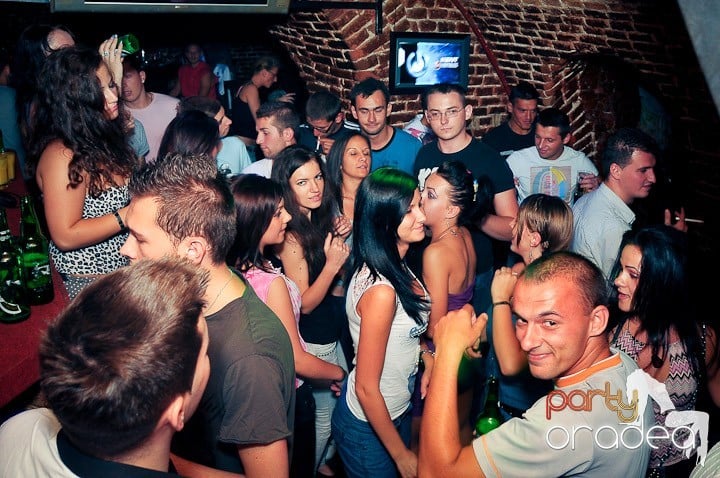 Escape seară de seară, 