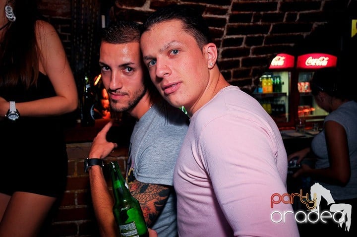 Escape seară de seară, 