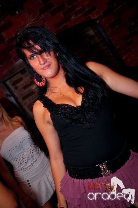 Escape seară de seară, 