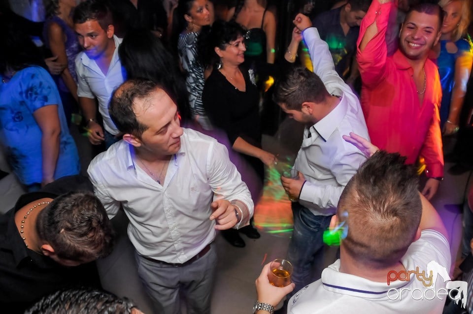 Eveniment special cu invitaţi speciali, 