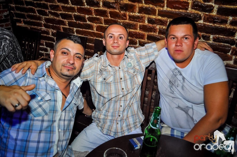 Everybody dance now!, 