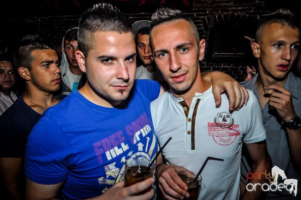 Everybody dance now!, 