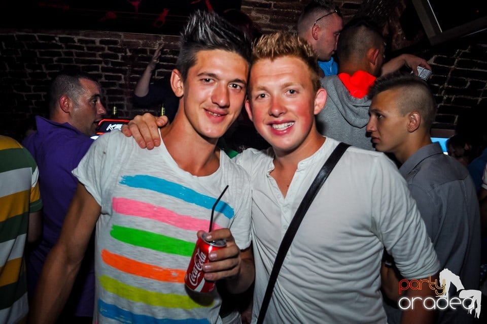 Everybody dance now!, 