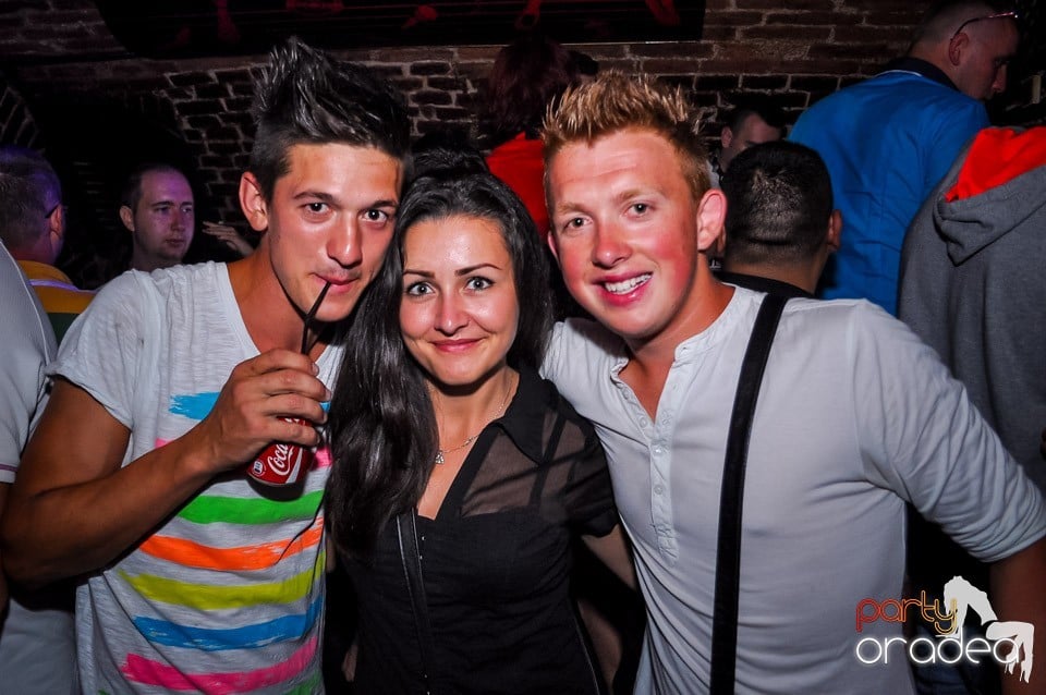 Everybody dance now!, 