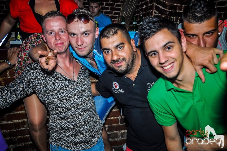 Everybody dance now!, 