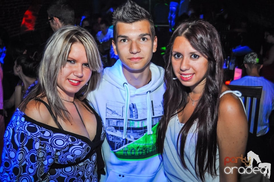 Everybody dance now!, 