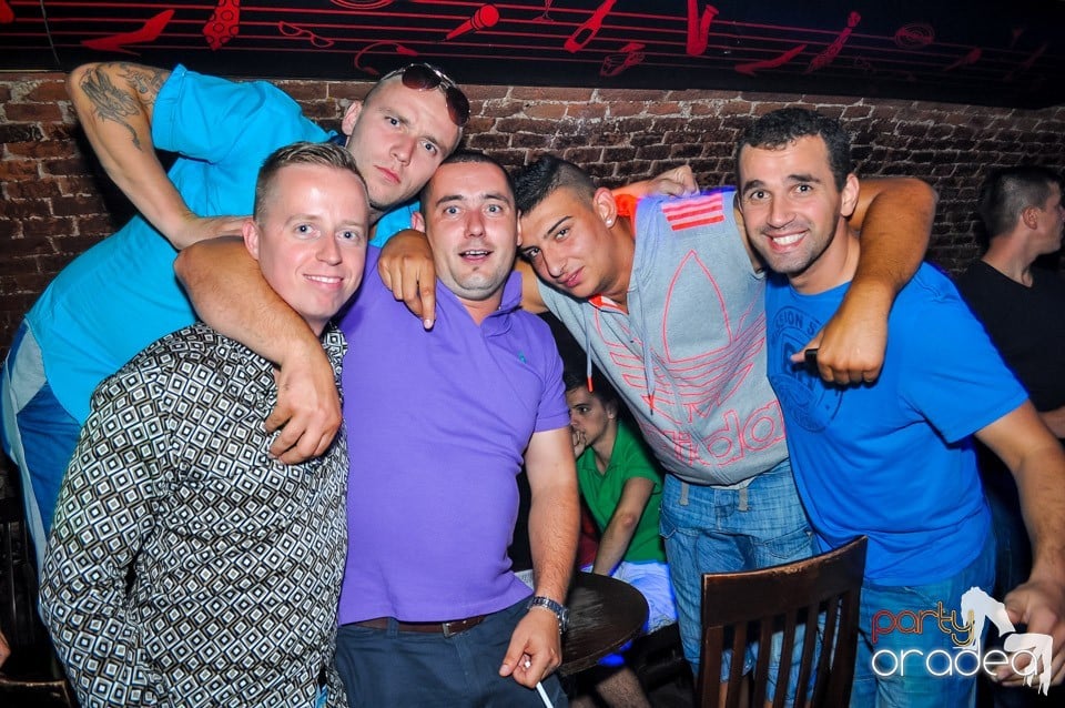 Everybody dance now!, 