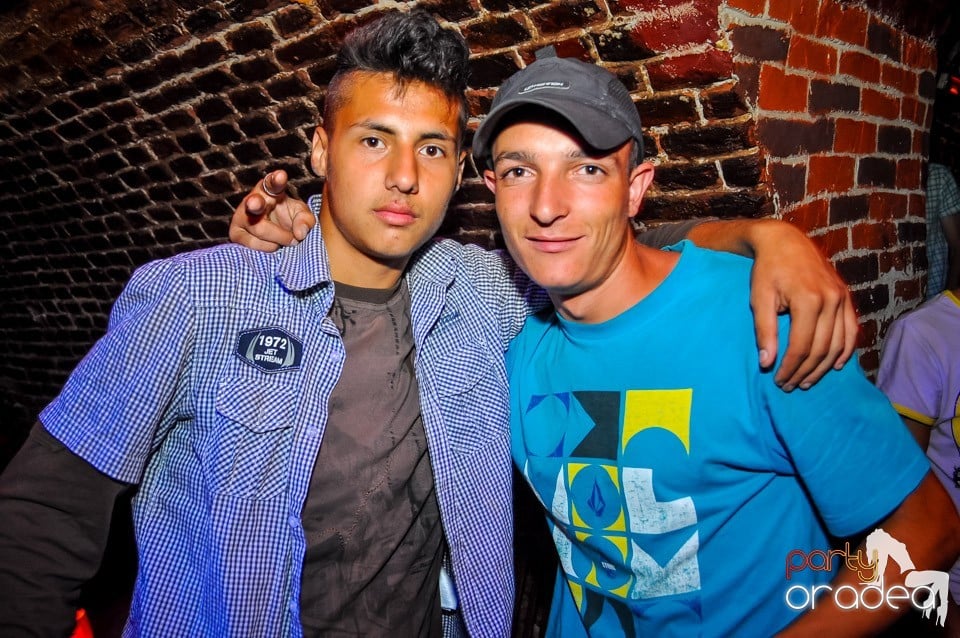 Everybody dance now!, 