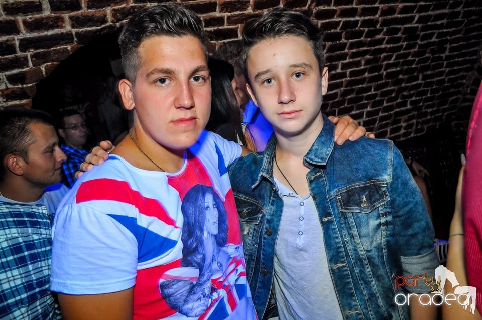 Everybody dance now!, 