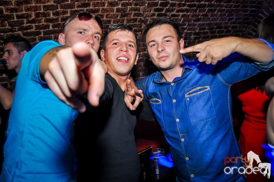 Everybody dance now!, 