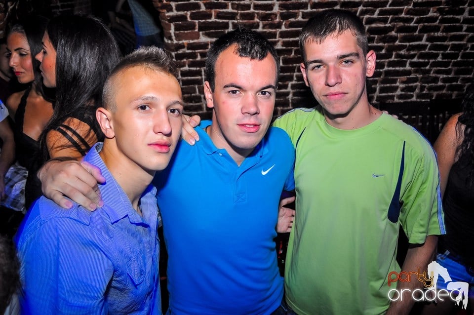 Everybody dance now!, 