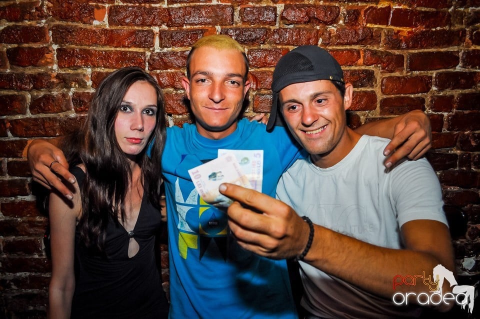 Everybody dance now!, 