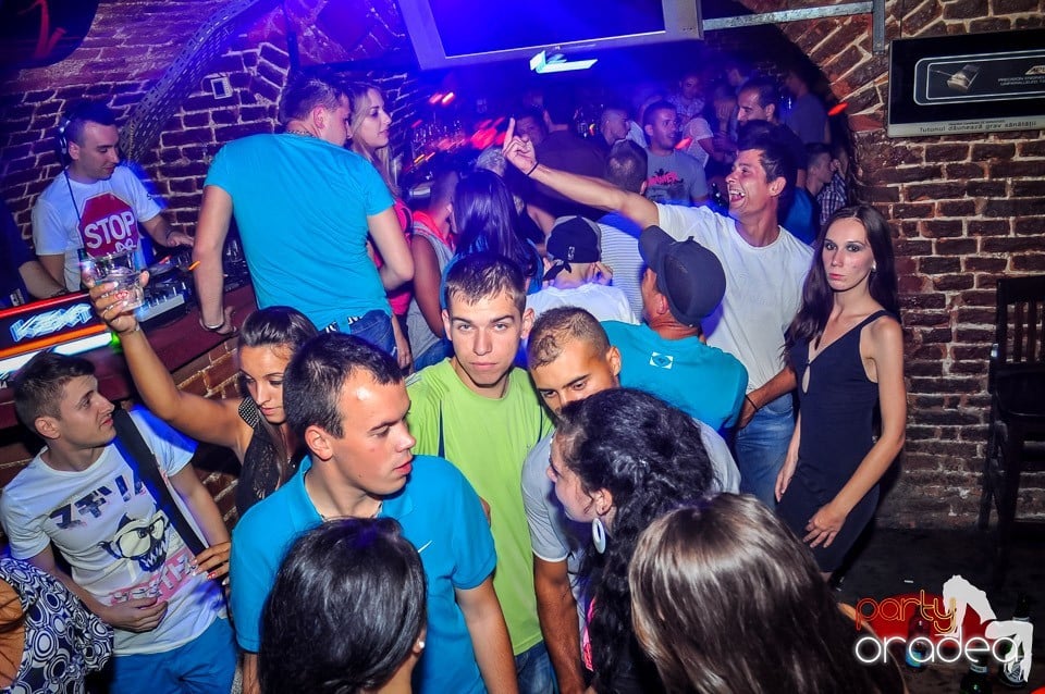 Everybody dance now!, 