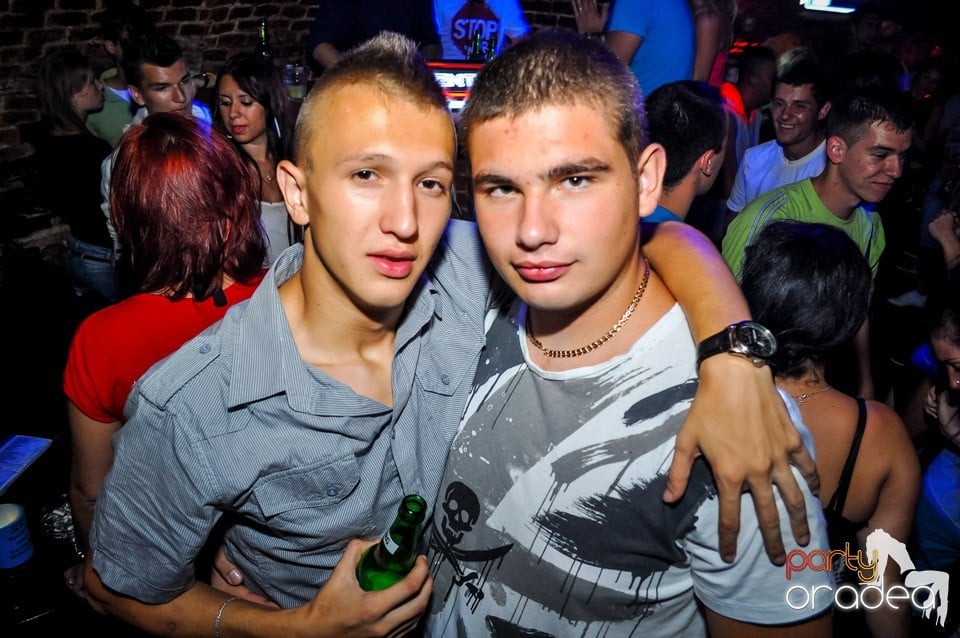 Everybody dance now!, 