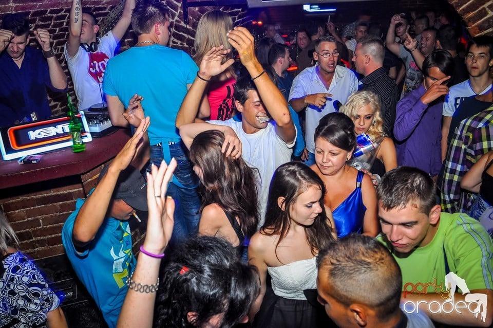 Everybody dance now!, 