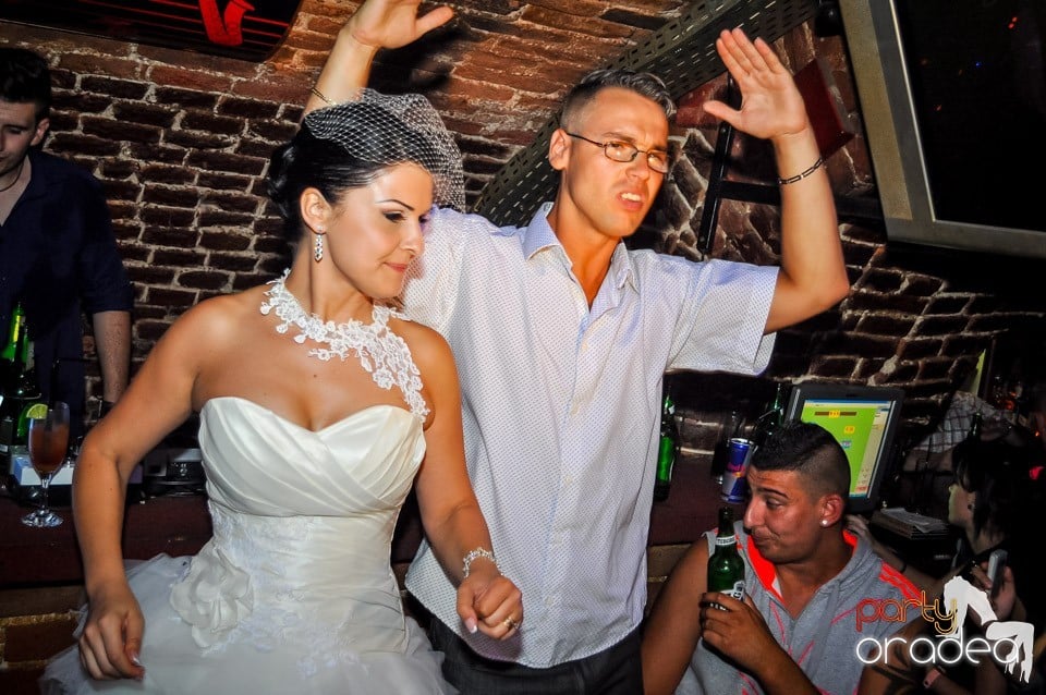 Everybody dance now!, 