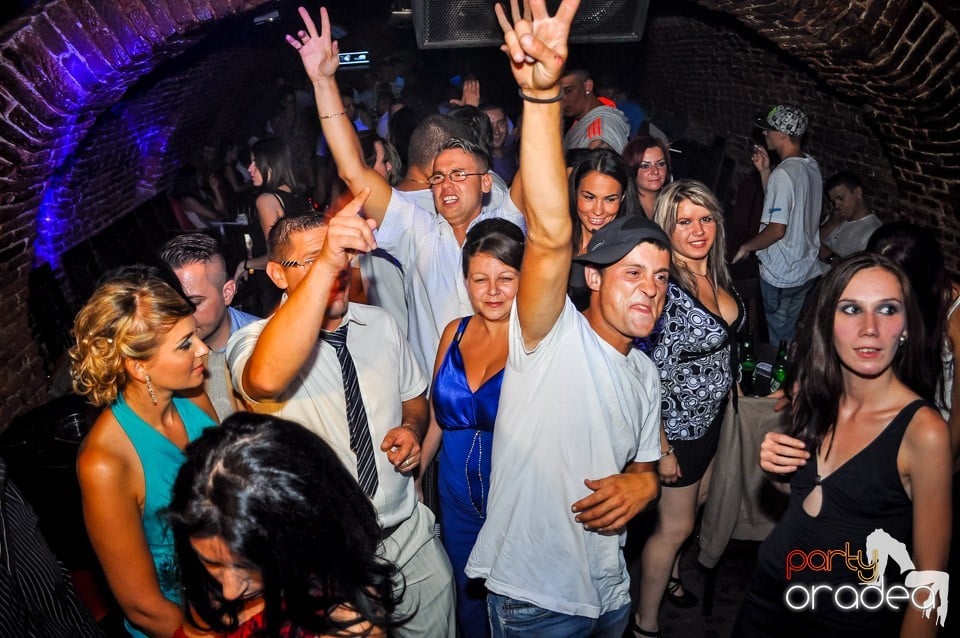 Everybody dance now!, 