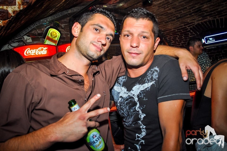 Everybody dance now!, 