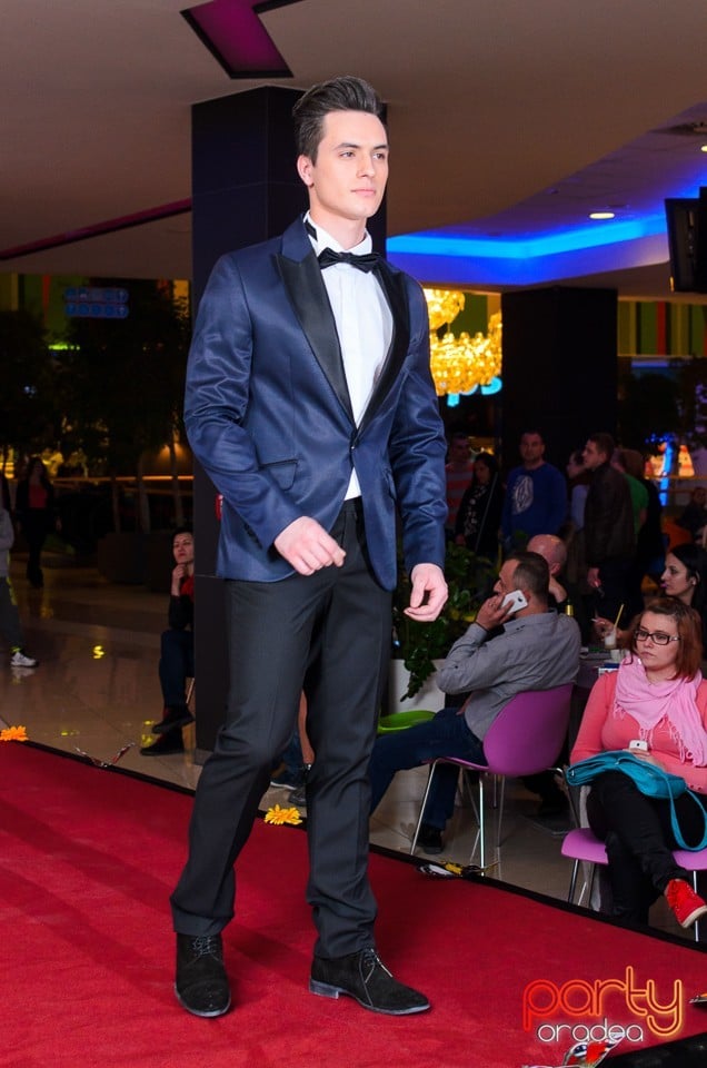 Fashion Weekend, Lotus Center