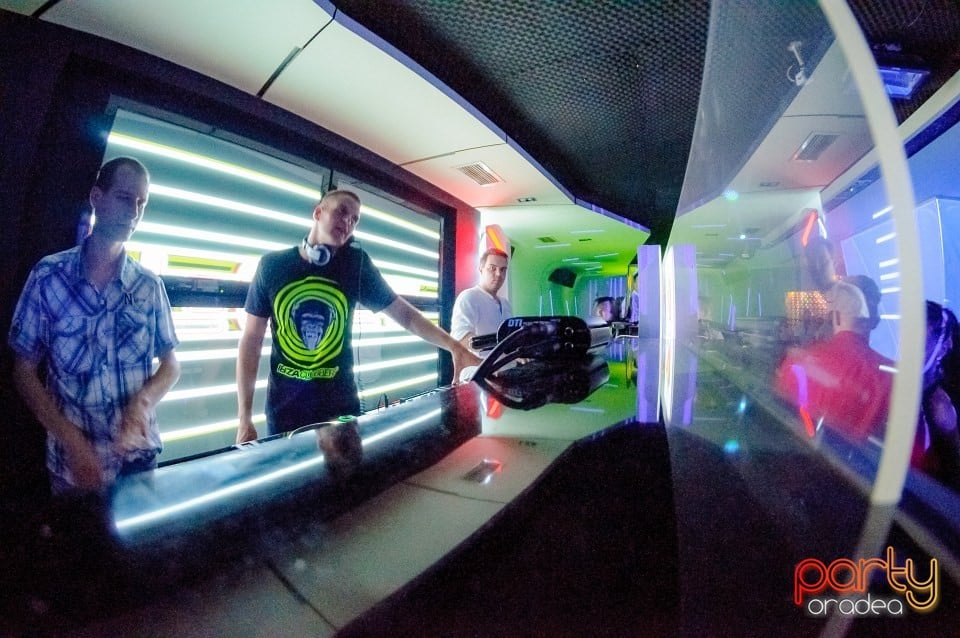 Feel The Beach Tour, 