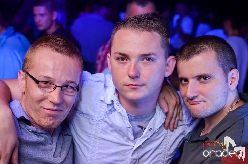 Feel the Beat în Club Escape!, 