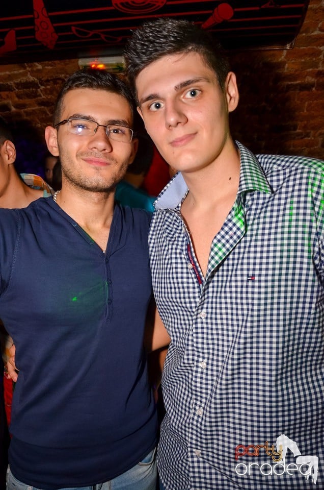 Feel the Beat în Club Escape!, 