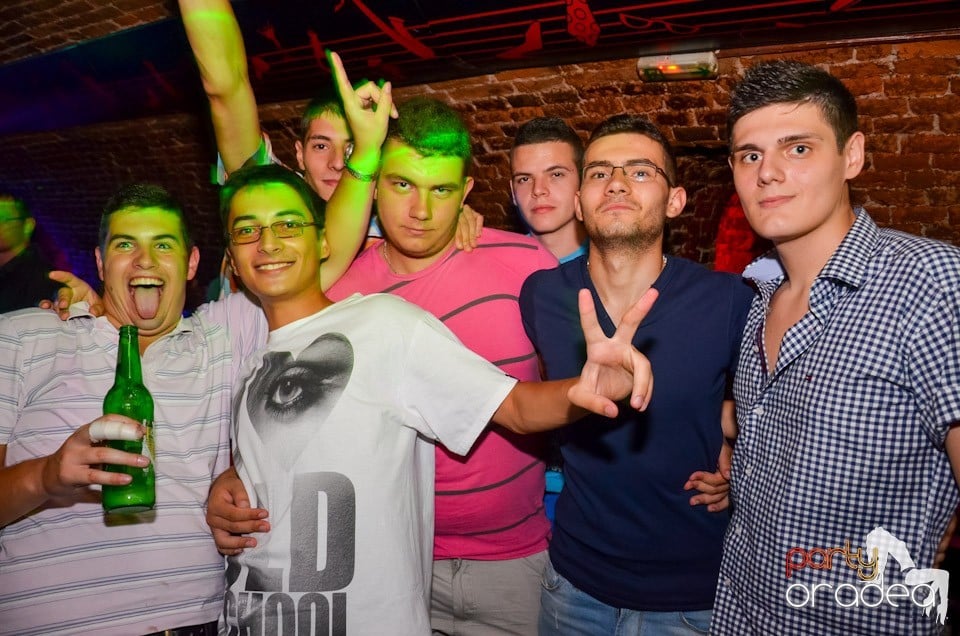 Feel the Beat în Club Escape!, 