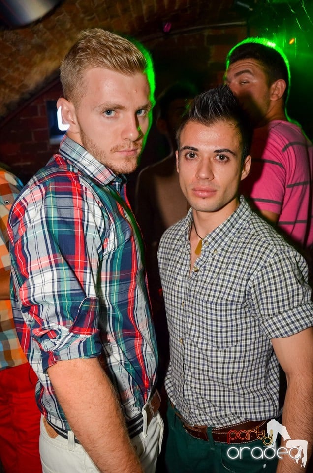 Feel the Beat în Club Escape!, 