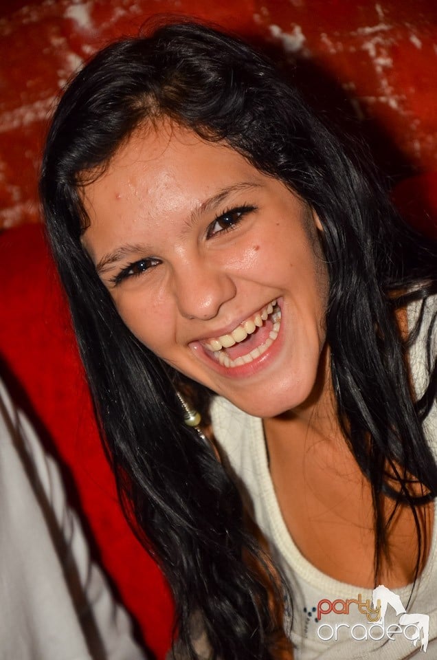 Feel the Beat în Club Escape!, 