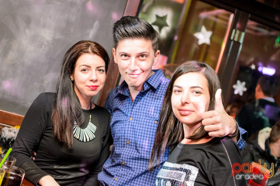 Firday Night Party, Green Pub